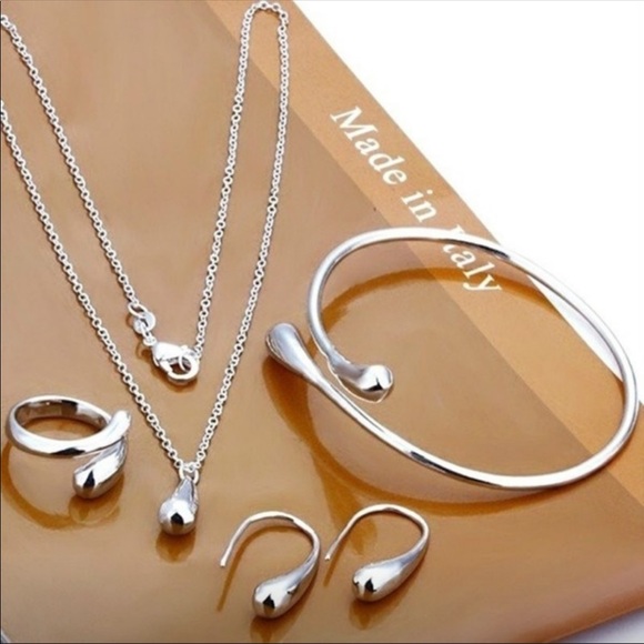Jewelry - 925 Silver WaterDrop Necklace Jewelry Set